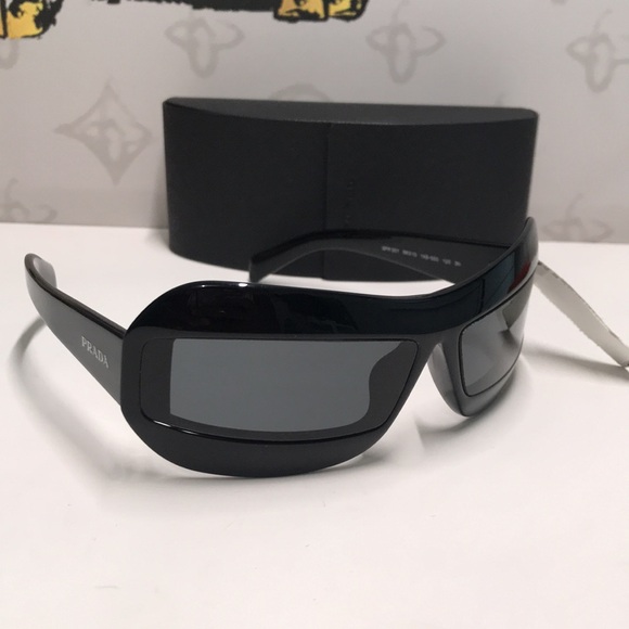 Stylish Black Sunglasses SPR30Y 1AB-5s0 - Picture 1 of 12
